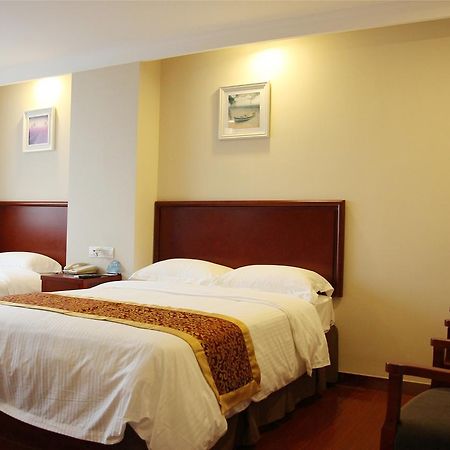 Greentree Alliance Guangxi Hezhou Babu District Lingfeng Square Hotel Buitenkant foto