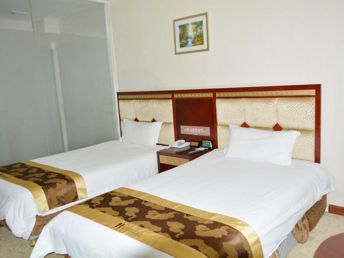 Greentree Alliance Guangxi Hezhou Babu District Lingfeng Square Hotel Buitenkant foto