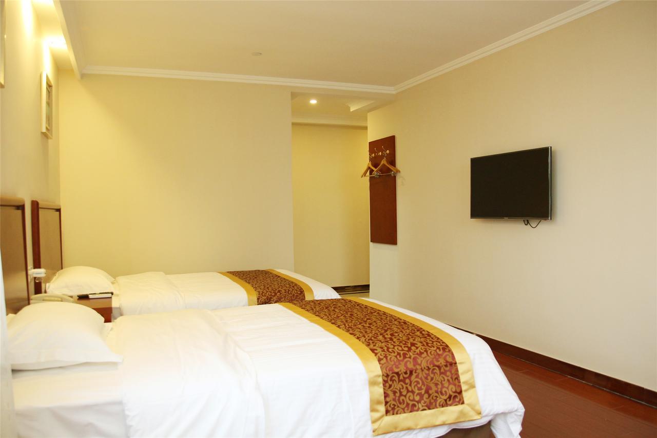 Greentree Alliance Guangxi Hezhou Babu District Lingfeng Square Hotel Buitenkant foto