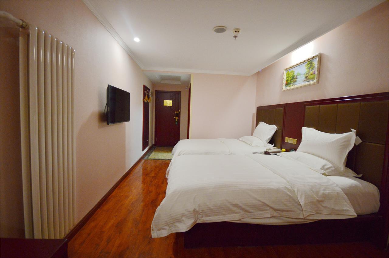 Greentree Alliance Guangxi Hezhou Babu District Lingfeng Square Hotel Buitenkant foto