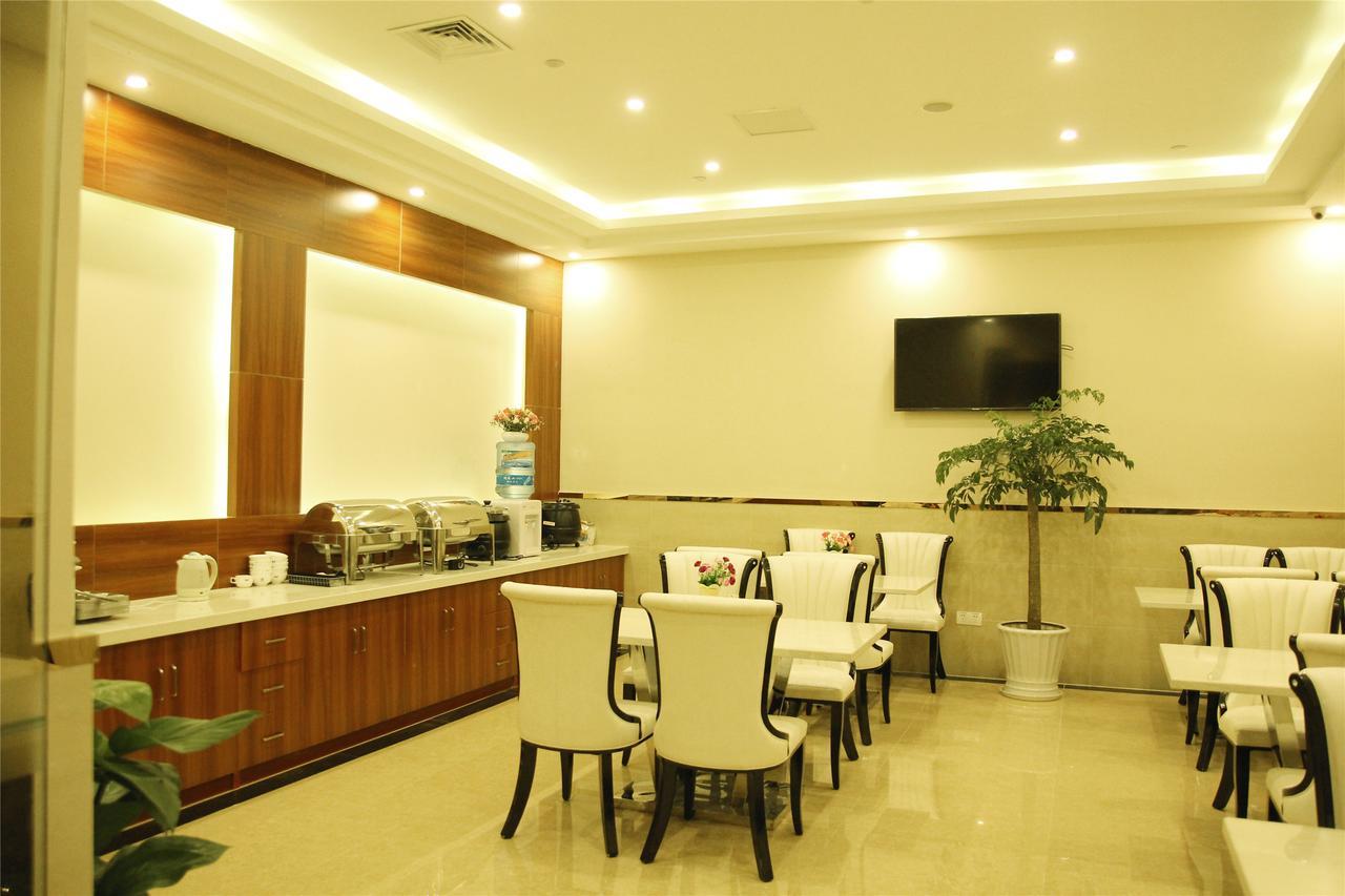 Greentree Alliance Guangxi Hezhou Babu District Lingfeng Square Hotel Buitenkant foto