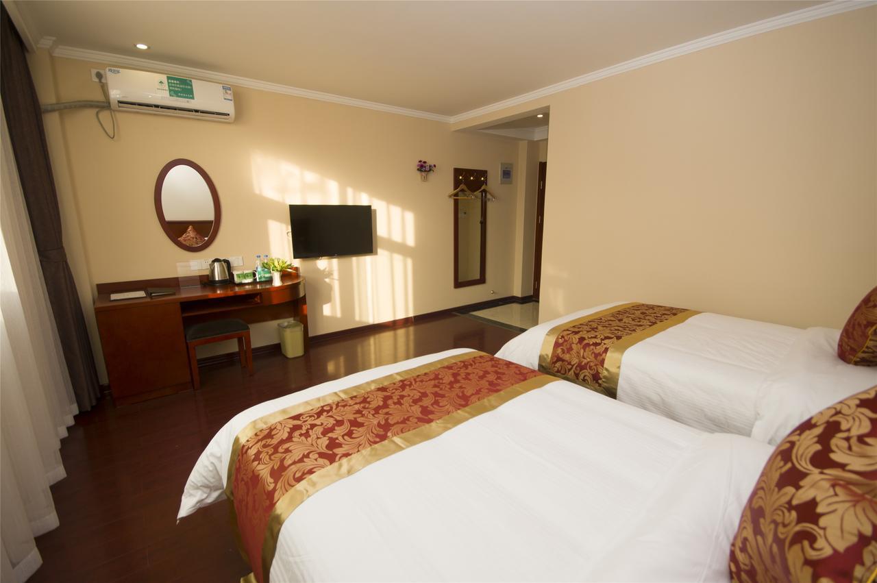 Greentree Alliance Guangxi Hezhou Babu District Lingfeng Square Hotel Buitenkant foto