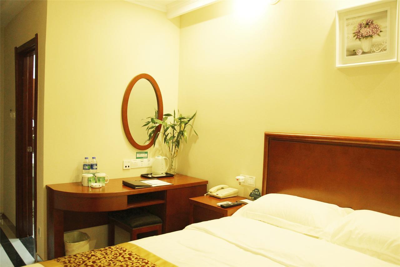 Greentree Alliance Guangxi Hezhou Babu District Lingfeng Square Hotel Buitenkant foto
