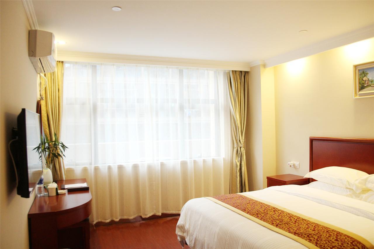 Greentree Alliance Guangxi Hezhou Babu District Lingfeng Square Hotel Buitenkant foto