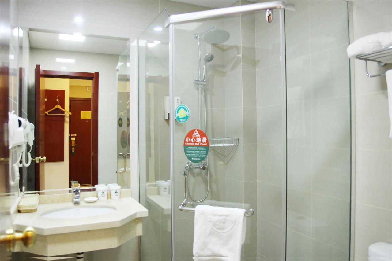 Greentree Alliance Guangxi Hezhou Babu District Lingfeng Square Hotel Buitenkant foto