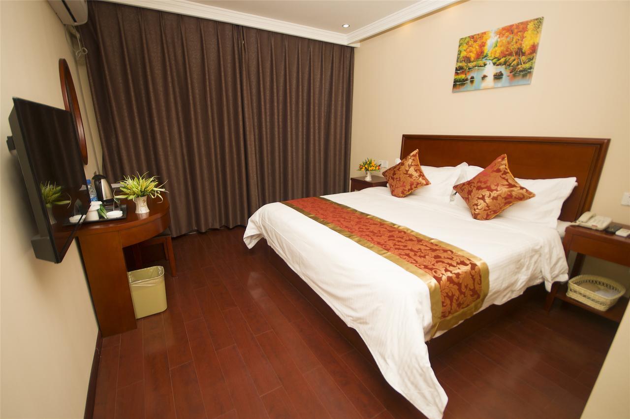 Greentree Alliance Guangxi Hezhou Babu District Lingfeng Square Hotel Buitenkant foto
